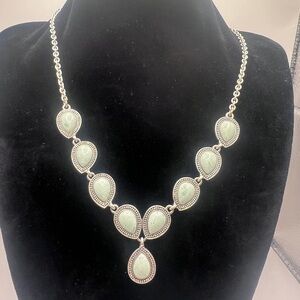 Gorgeous Southwestern Vibe necklace by Nine West Vintage America